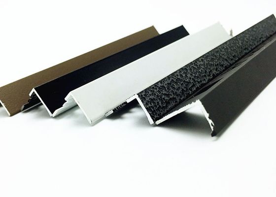 L forment la ligne de démarcation de métal céramique en aluminium de plancher de Ridge Trims Profil Manufactures Aluminium de bord de tuile
