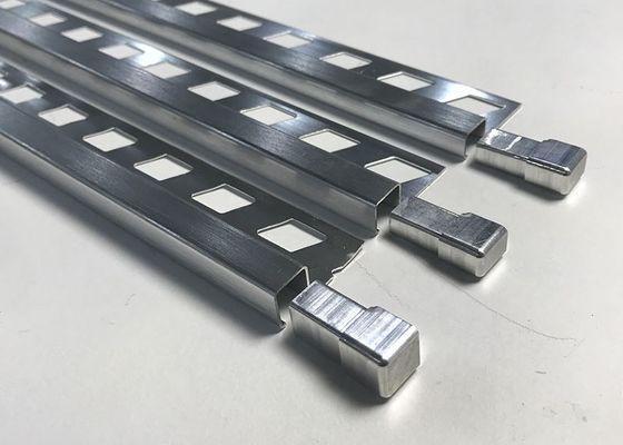 Personnalisation en aluminium de profil d'extrusion pour les panneaux de jonction en aluminium de coin de bord de tuile