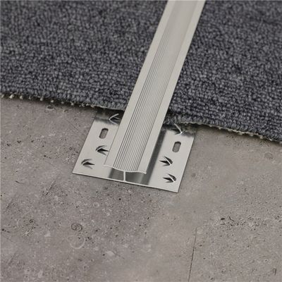 Le tapis poli en métal d'équilibre de couverture de tapis d'équilibre en métal de bordure de tapis usine l'installation