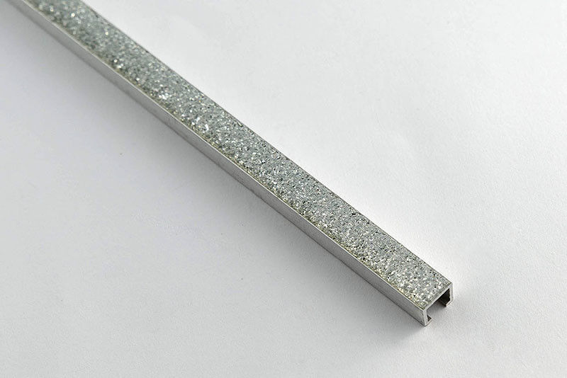 Le plancher/tuiles d'extrusion d'alliage d'aluminium la ligne d'arrivée équilibres de courroies