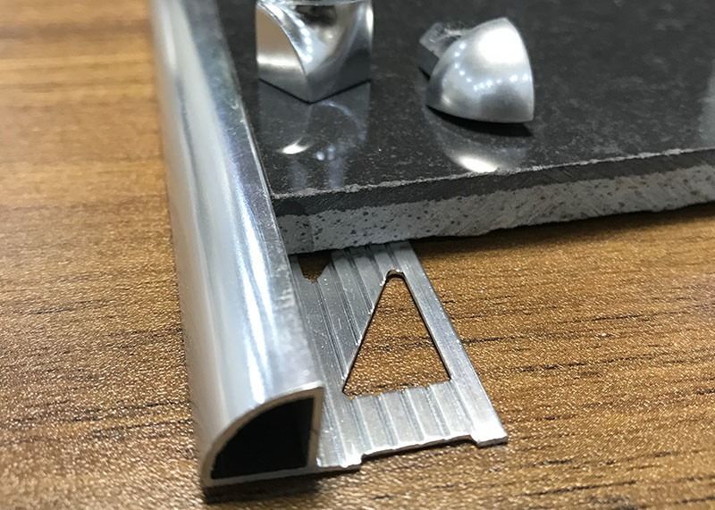 Bandes rebord en aluminium de règlage de tuile de profil d'extrusion de tuile en métal en aluminium d'équilibre