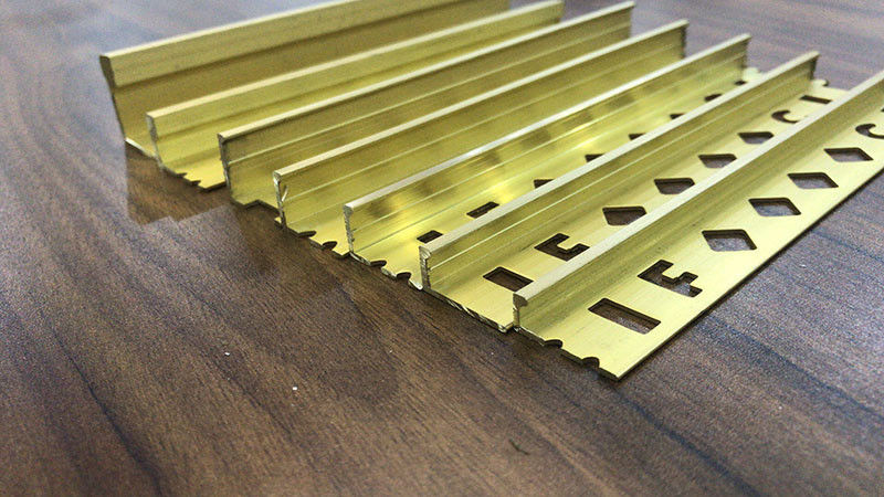 Équilibre moderne en laiton décoratif de carrelage d'humeur de décoration intérieure de la bande 3mm