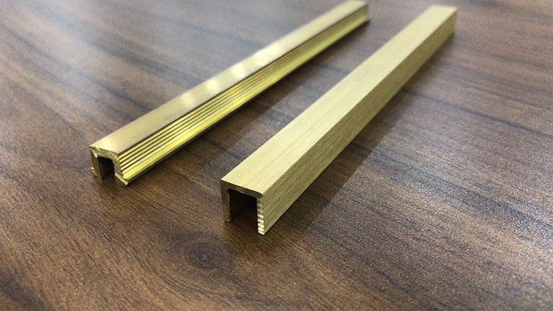 Équilibre moderne en laiton décoratif de carrelage d'humeur de décoration intérieure de la bande 3mm