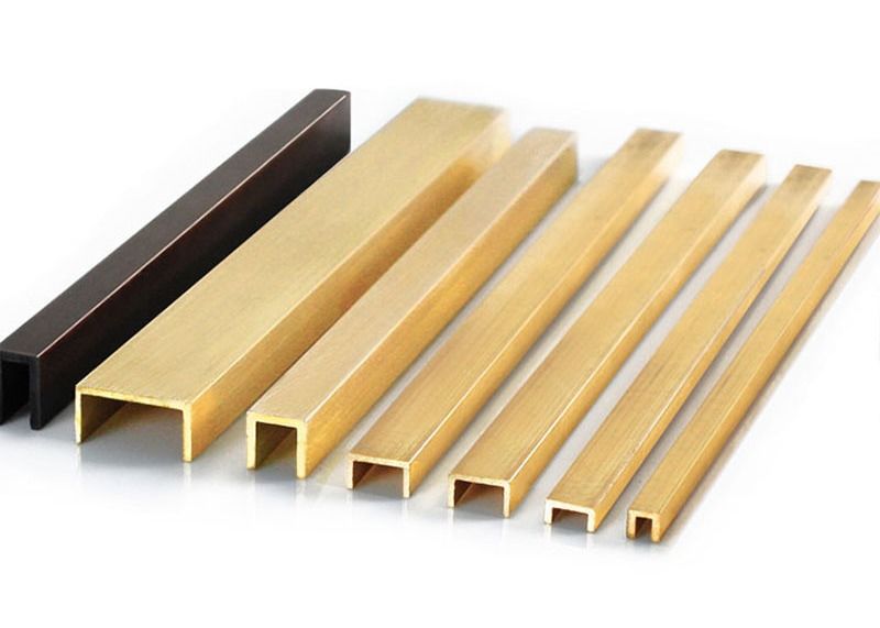 La bande rebord en laiton luxueuse de décoration intérieure a balayé l'équilibre en laiton 10mm de tuile