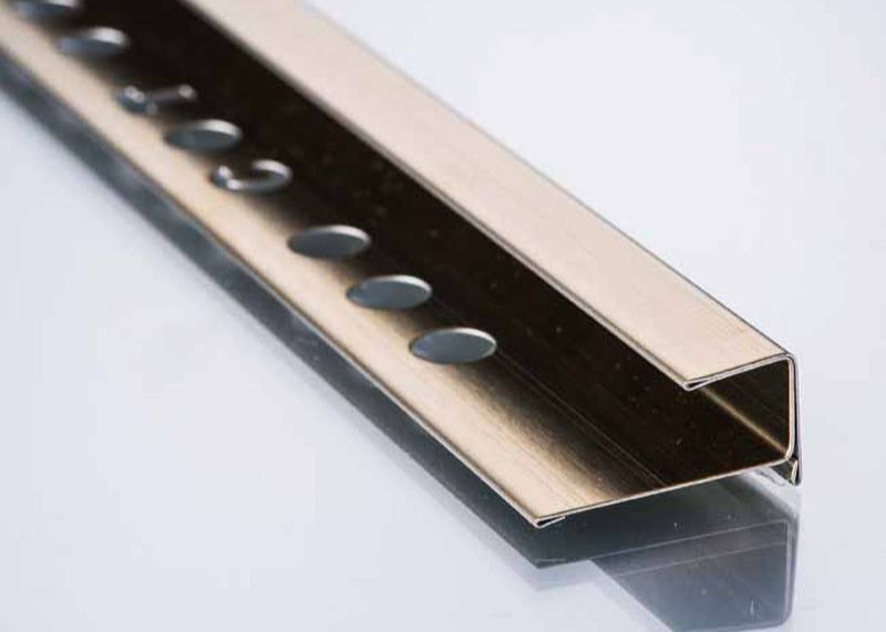 TUV 10mm a balayé la ligne de panneau de jupe d'acier inoxydable d'équilibre de coin d'acier inoxydable
