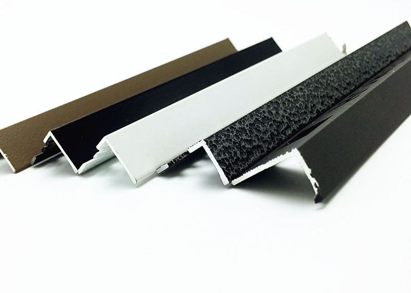 L forment la ligne de démarcation de métal céramique en aluminium de plancher de Ridge Trims Profil Manufactures Aluminium de bord de tuile