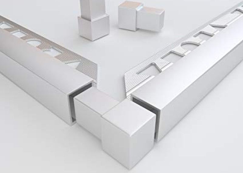 La tuile en métal d'alliage d'aluminium équilibre le règlage carré de coin de bord de tuile de décoration intérieure
