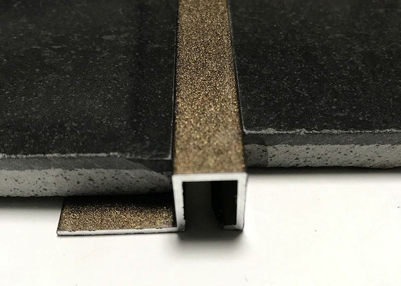 Profil en aluminium d'extrusion de tuile d'usine d'OEM &amp;ODM d'accessoires d'équilibre protecteur en aluminium de tuile