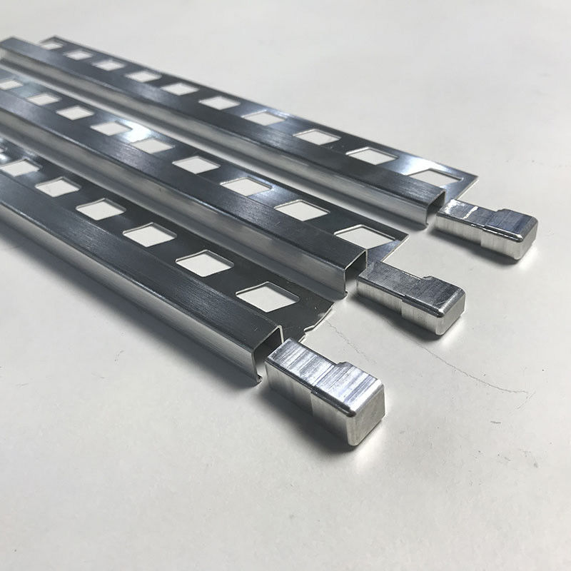 L'équilibre de tuile en métal et les morceaux de transition de tuile parquettent l'équilibre en aluminium de tuile de décor