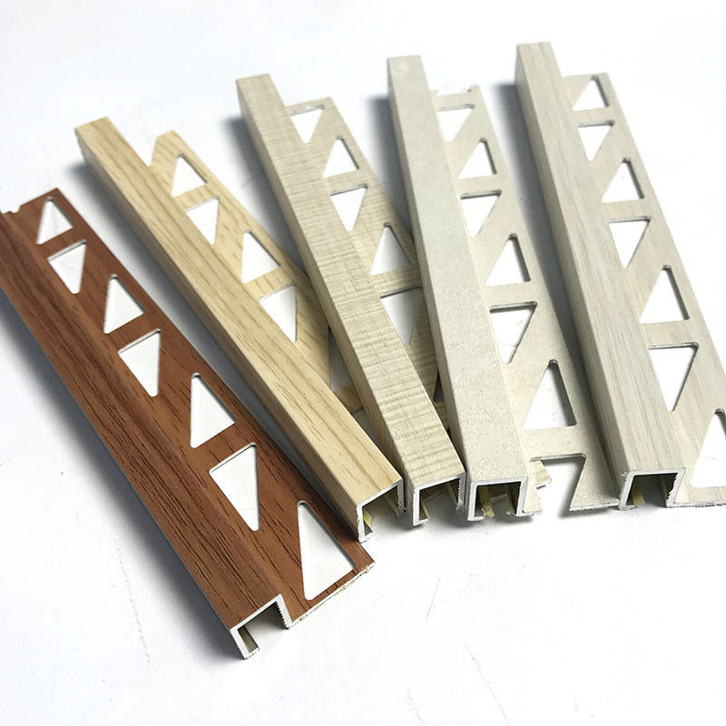 L'équilibre de tuile en métal et les morceaux de transition de tuile parquettent l'équilibre en aluminium de tuile de décor