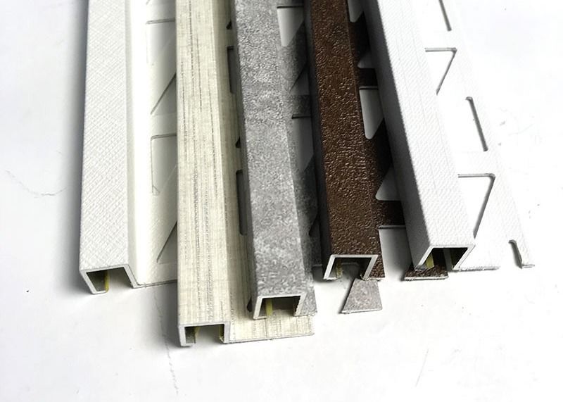 Panneaux de jonction en aluminium de bord pour le profil en aluminium d'extrusion de coin de bord de tuile