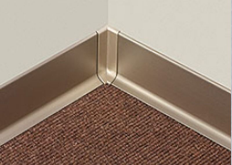 Le profil de bordage en aluminium de protection de base de mur a anodisé
