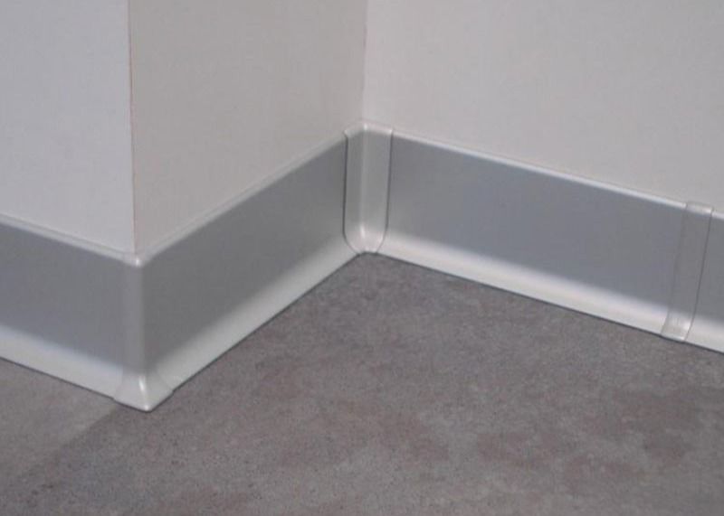Le profil de bordage en aluminium de protection de base de mur a anodisé