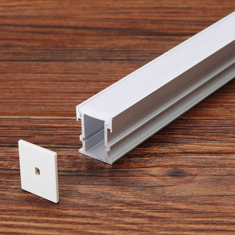 Le noir d'extrusion angle de 30 degrés forment les profils en aluminium de LED 1m