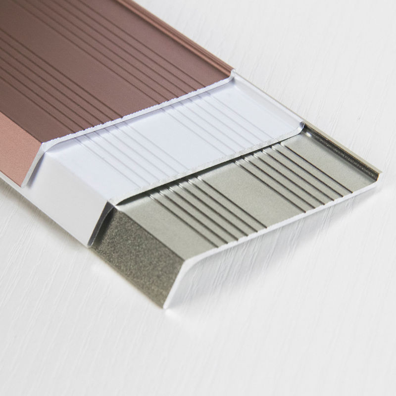 Plinthe en aluminium auto-adhésive de buffet de protection de mur de conseil de bordage