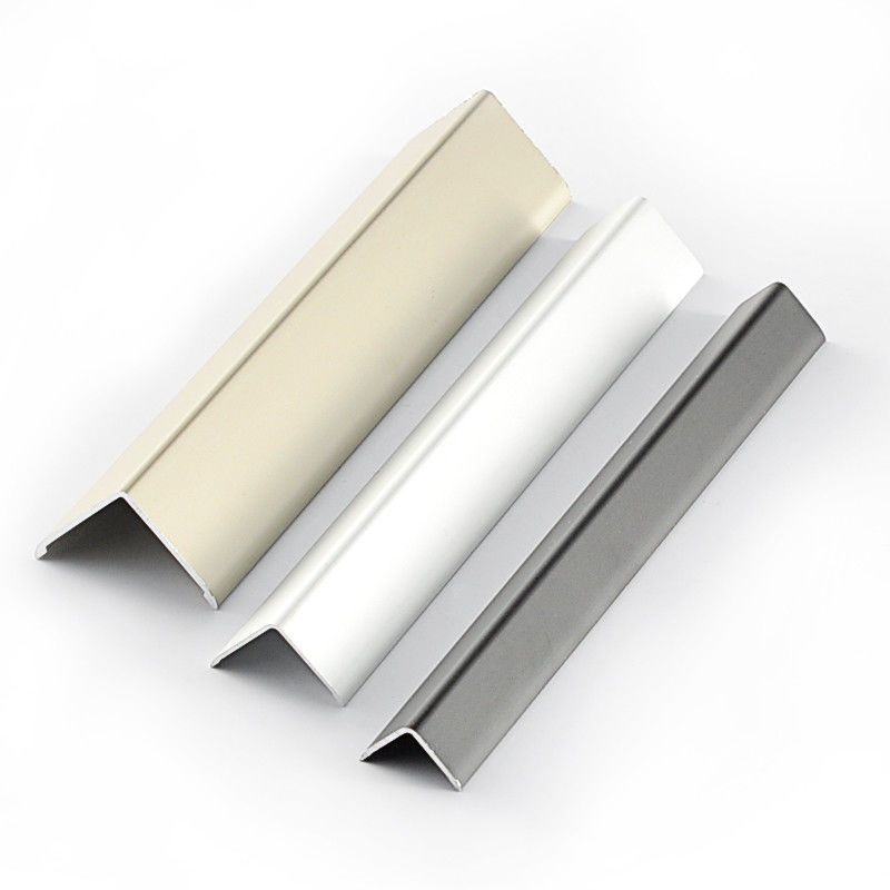 Ligne faisante le coin externe convexe équilibre de 90 degrés de tuile fait d'alliage d'aluminium solides solubles de PVC