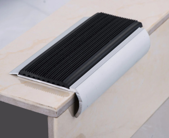 Bande de transition en aluminium adaptée aux besoins du client de bord de plancher d'équilibre de tuile